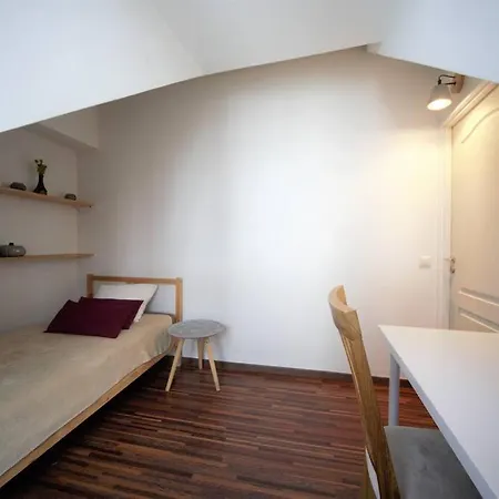 3 Bedroom / Compact Apt Old Town *